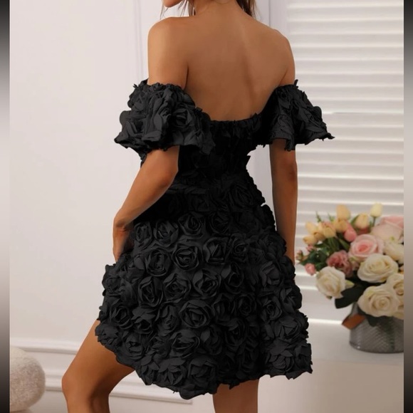 Luxe off shoulder floral appliqué min dress - Picture 3 of 4
